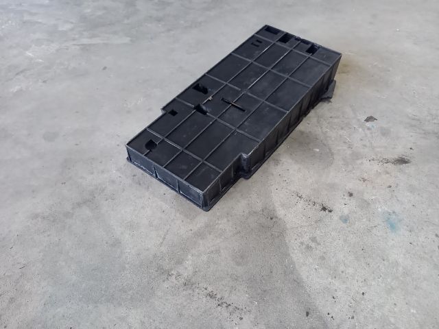 bontott IVECO DAILY Pótkerék Szerszámtartó