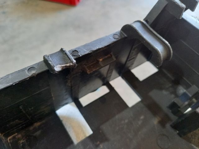 bontott IVECO DAILY Pótkerék Szerszámtartó