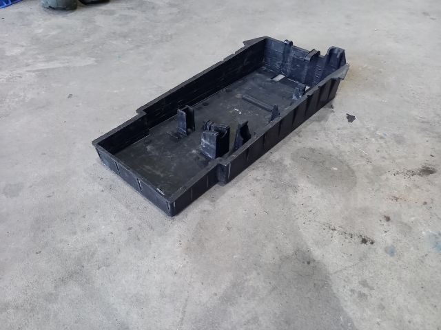 bontott IVECO DAILY Pótkerék Szerszámtartó