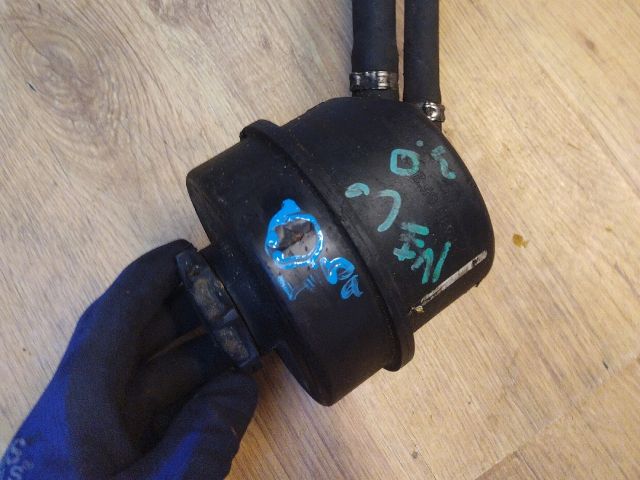 bontott IVECO DAILY Szervóolaj Tartály