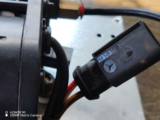 bontott IVECO DAILY Szintszabályzó Kompresszor