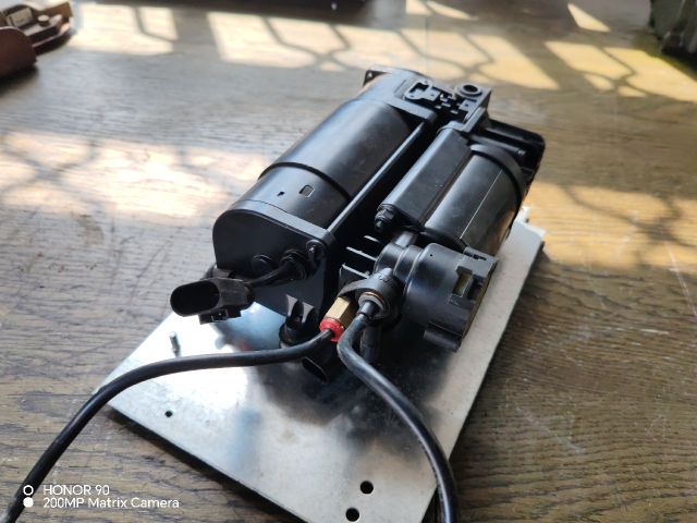 bontott IVECO DAILY Szintszabályzó Kompresszor