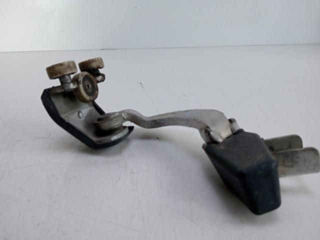 bontott IVECO DAILY Tolóajtó Sín Görgő