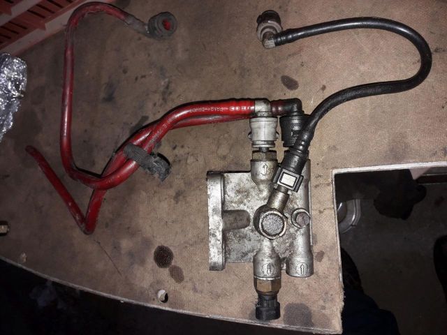 bontott IVECO DAILY Üzemanyagszűrő Ház