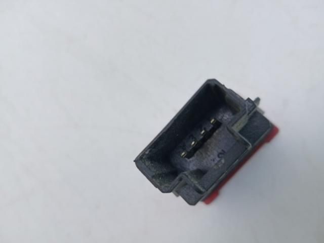 bontott IVECO DAILY Vészvillogó Kapcsoló