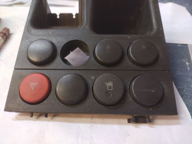 bontott IVECO DAILY Vészvillogó Kapcsoló