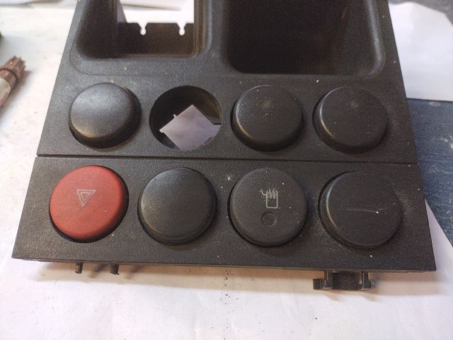 bontott IVECO DAILY Vészvillogó Kapcsoló