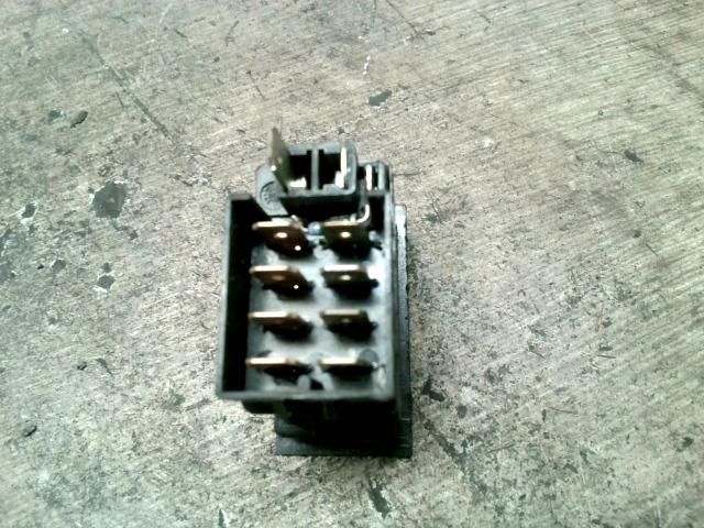 bontott IVECO DAILY Vészvillogó Kapcsoló