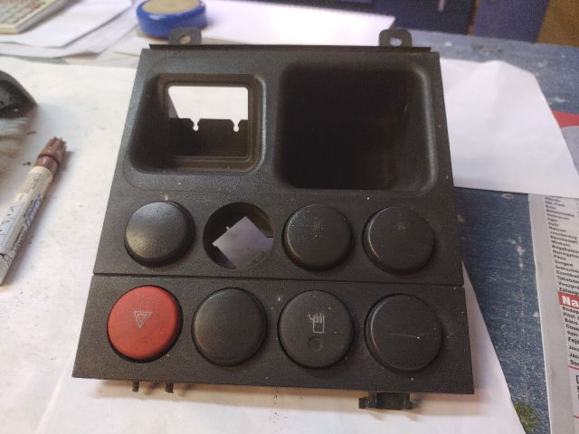 bontott IVECO DAILY Vészvillogó Kapcsoló