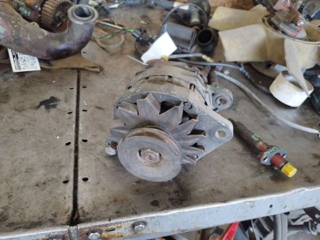 bontott IVECO EuroCargo Generátor