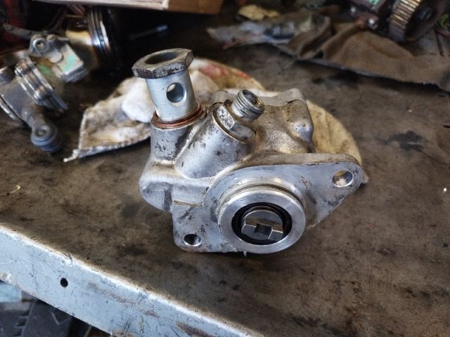 bontott IVECO EuroCargo Kormányszervó Motor (Hidraulikus)