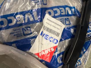 bontott IVECO Stralis Első Ablaktörlő Kar