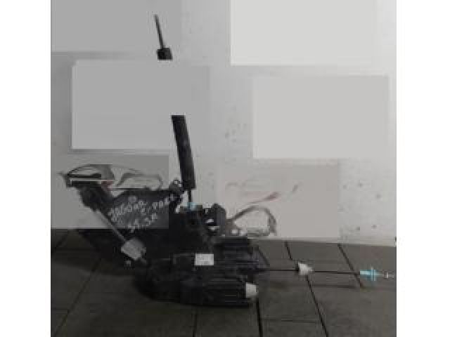 bontott JAGUAR E-PACE Bal hátsó Ajtózár