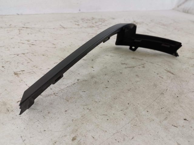 bontott JAGUAR E-PACE Hátsó Lökhárító Díszléc