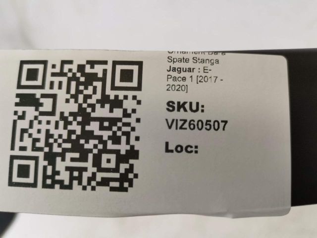 bontott JAGUAR E-PACE Hátsó Lökhárító Díszléc