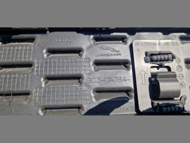 bontott JAGUAR E-PACE Hátsó Lökhárító (Üresen)