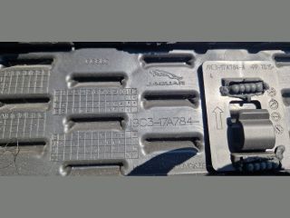 bontott JAGUAR E-PACE Hátsó Lökhárító (Üresen)