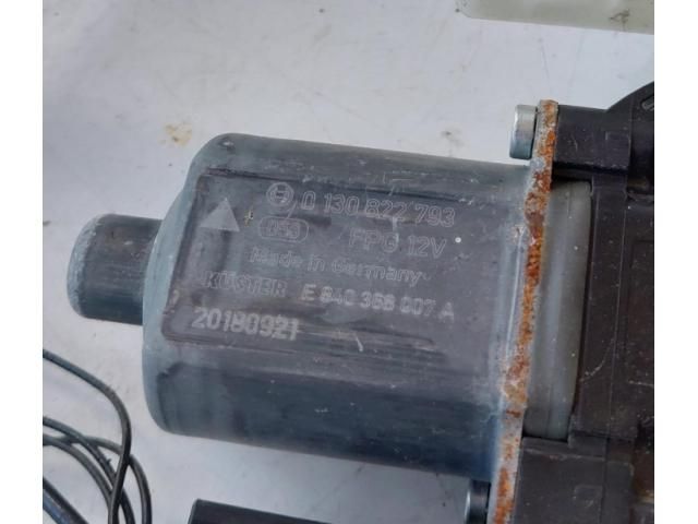 bontott JAGUAR E-PACE Jobb első Ablakemelő Szerkezet (Elektromos)