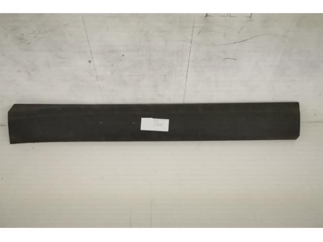 bontott JAGUAR E-PACE Jobb első Ajtó Díszléc