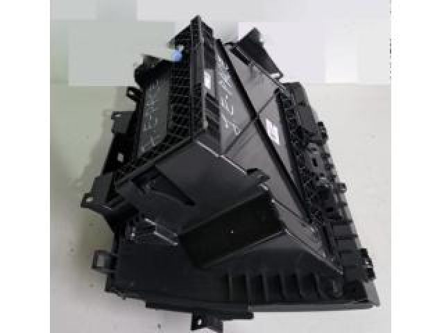 bontott JAGUAR E-PACE Kesztyűtartó