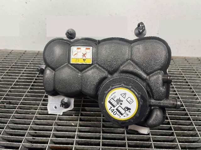 bontott JAGUAR F-PACE Kiegyenlítő Tartály