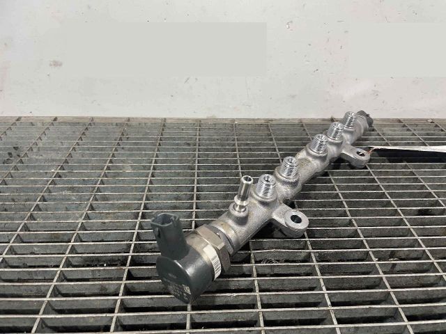 bontott JAGUAR F-PACE Közösnyomócső