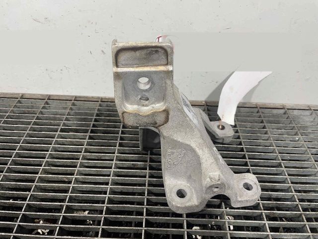 bontott JAGUAR F-PACE Motor Tartó Bak Jobb