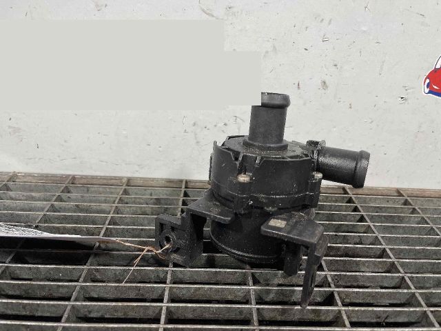 bontott JAGUAR F-PACE Vízpumpa