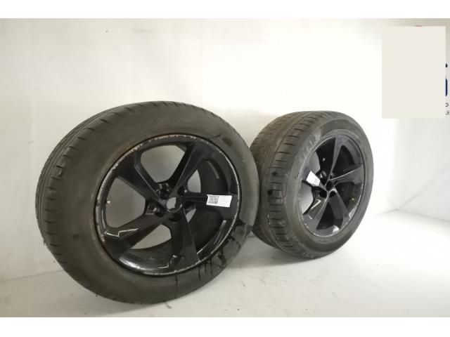 bontott JAGUAR F-PACE Alufelni Gumival (1 db)