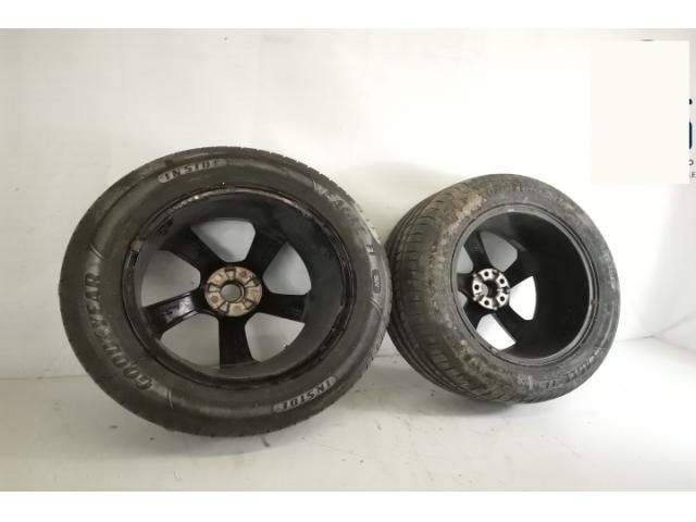 bontott JAGUAR F-PACE Alufelni Gumival (1 db)