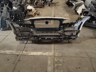 bontott JAGUAR F-PACE Első Lökhárító (Részeivel)