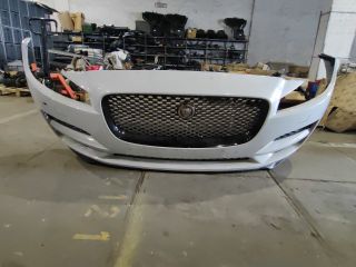 bontott JAGUAR F-PACE Első Lökhárító (Részeivel)