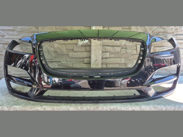 bontott JAGUAR F-PACE Első Lökhárító (Üresen)