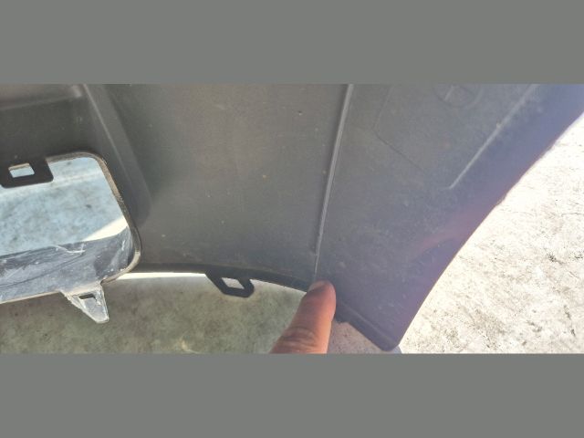 bontott JAGUAR F-PACE Első Lökhárító (Üresen)