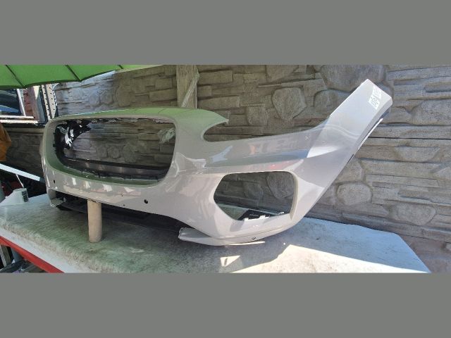 bontott JAGUAR F-PACE Első Lökhárító (Üresen)