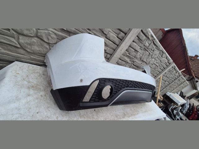 bontott JAGUAR F-PACE Hátsó Lökhárító (Üresen)