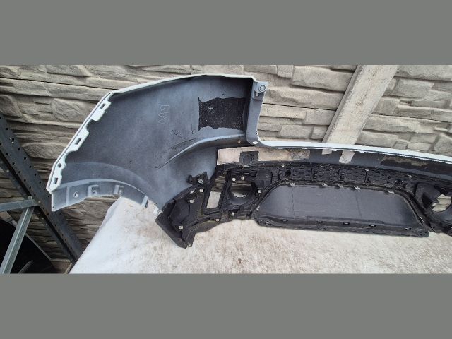 bontott JAGUAR F-PACE Hátsó Lökhárító (Üresen)