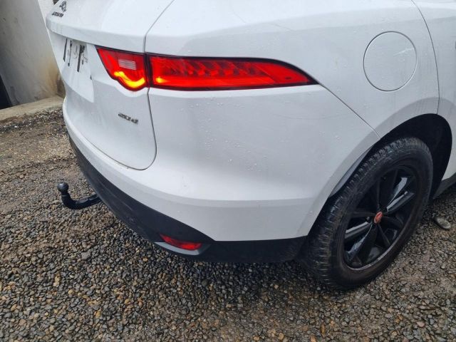 bontott JAGUAR F-PACE Hátsó Lökhárító (Üresen)