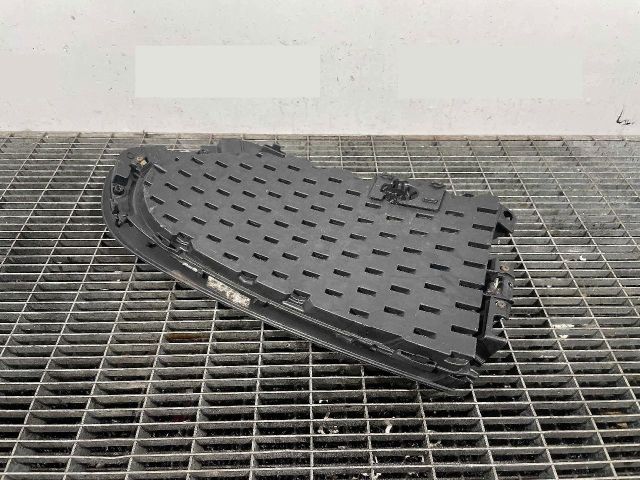 bontott JAGUAR F-PACE Hűtőrács