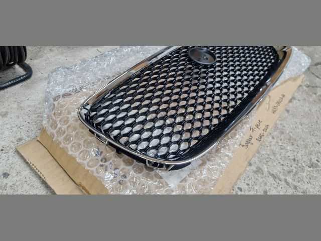 bontott JAGUAR F-PACE Hűtőrács