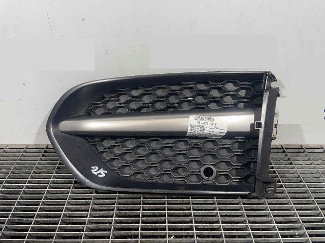 bontott JAGUAR F-PACE Hűtőrács