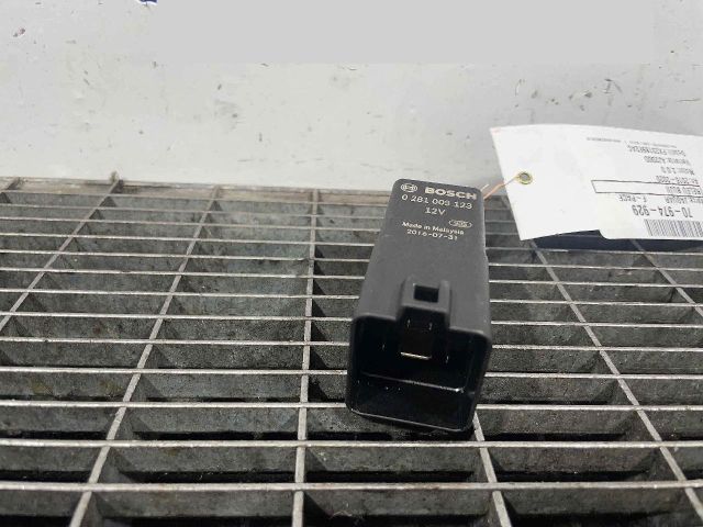 bontott JAGUAR F-PACE Izzító Relé