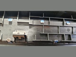 bontott JAGUAR F-PACE Jobb első Belső Küszöb Burkolat