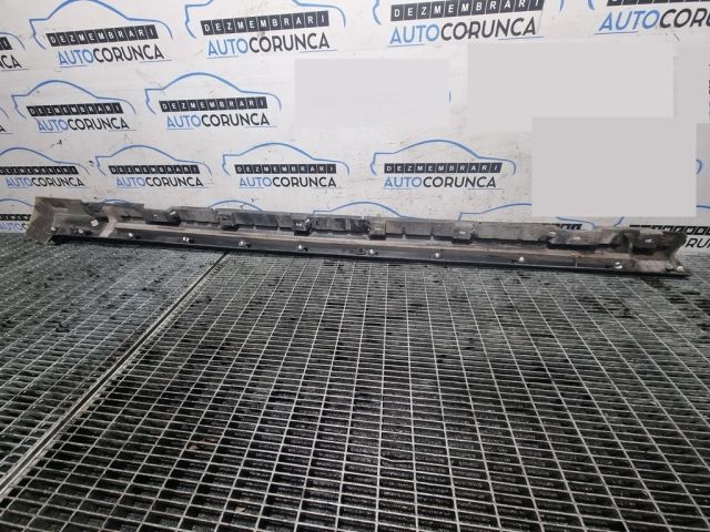 bontott JAGUAR F-PACE Jobb Küszöb