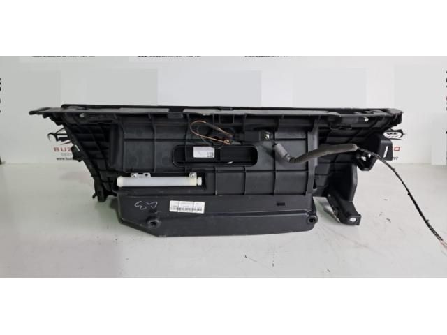 bontott JAGUAR F-PACE Kesztyűtartó