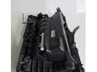 bontott JAGUAR F-PACE Kesztyűtartó