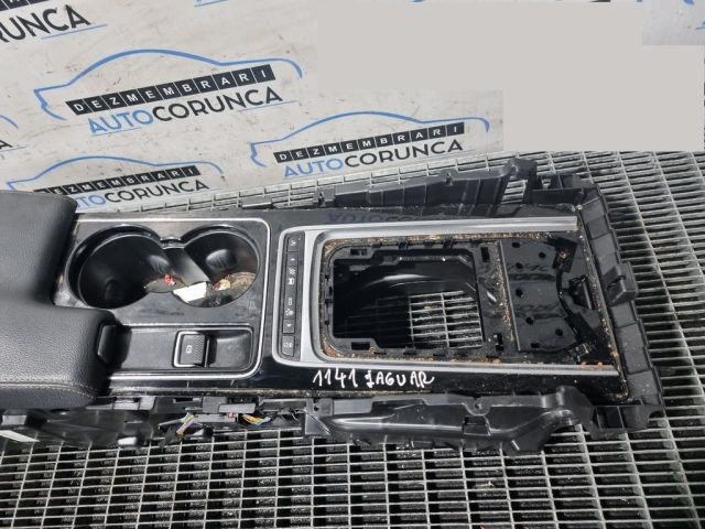 bontott JAGUAR F-PACE Könyöklő