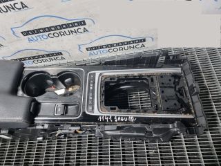 bontott JAGUAR F-PACE Könyöklő