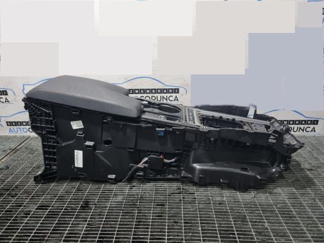 bontott JAGUAR F-PACE Könyöklő