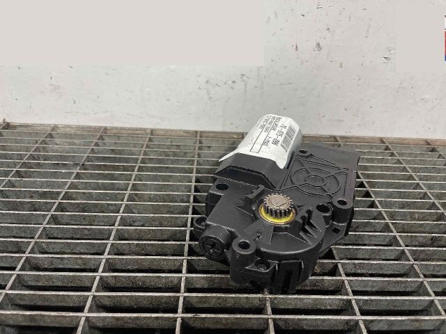 bontott JAGUAR F-PACE Tetőablak Motor